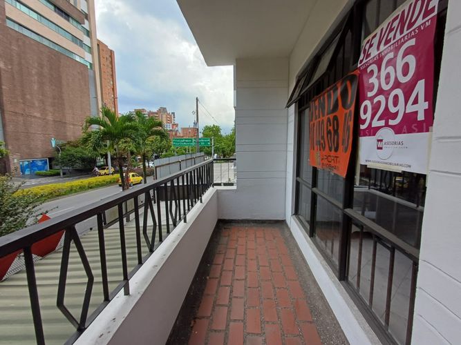 Oficina en venta en Laureles, Medellín, 146 m² · foto 9 de 24