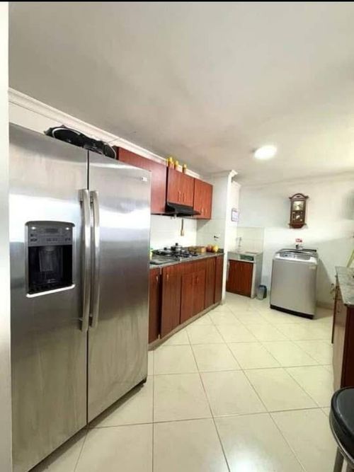 Apartamento de 3 alcobas en venta en Loma De Los Bernal, Medellín, 93 m² · foto 8 de 14