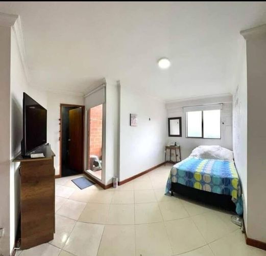 Apartamento de 3 alcobas en venta en Loma De Los Bernal, Medellín, 93 m² · foto 9 de 14