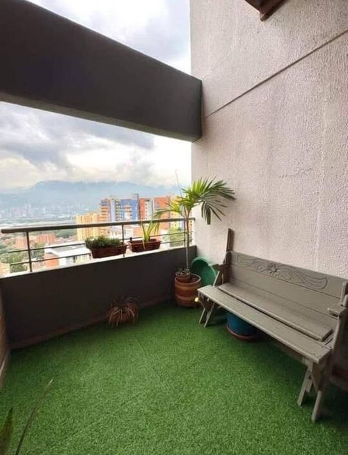 Apartamento de 3 alcobas en venta en Loma De Los Bernal, Medellín, 93 m² · foto 10 de 14