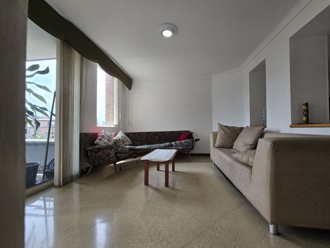 Apartamento de 3 alcobas en venta en Laureles, Medellín, 120 m² · foto 13 de 14