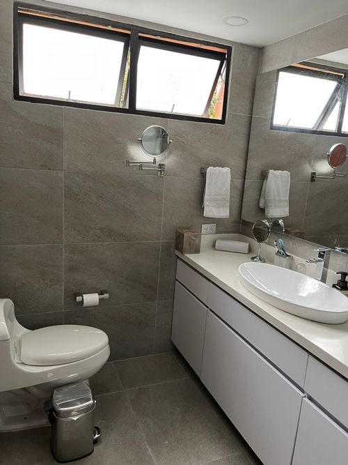 Casa de 3 alcobas en venta en El Castillo, Medellín, 336 m² · foto 2 de 22