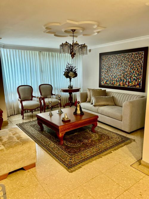 Casa de 3 alcobas en venta en El Castillo, Medellín, 336 m² · foto 5 de 22