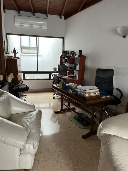 Casa de 3 alcobas en venta en El Castillo, Medellín, 336 m² · foto 21 de 22