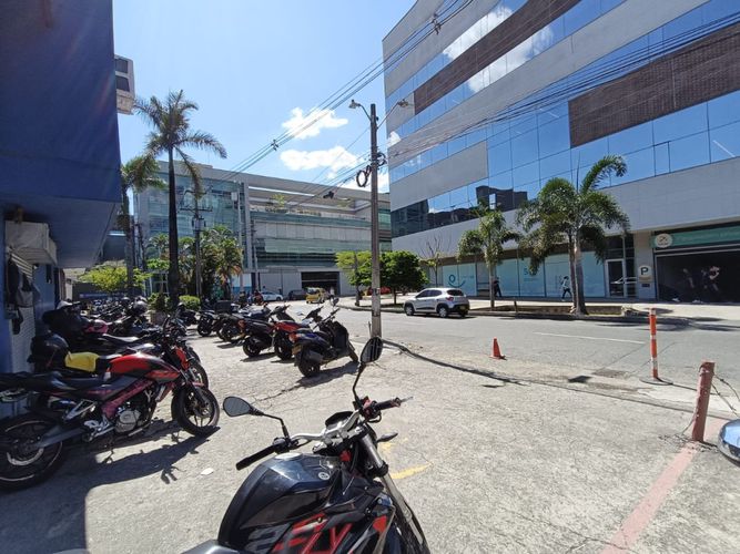 Bodega en venta en El Poblado, Medellín, 780 m² · foto 6 de 8