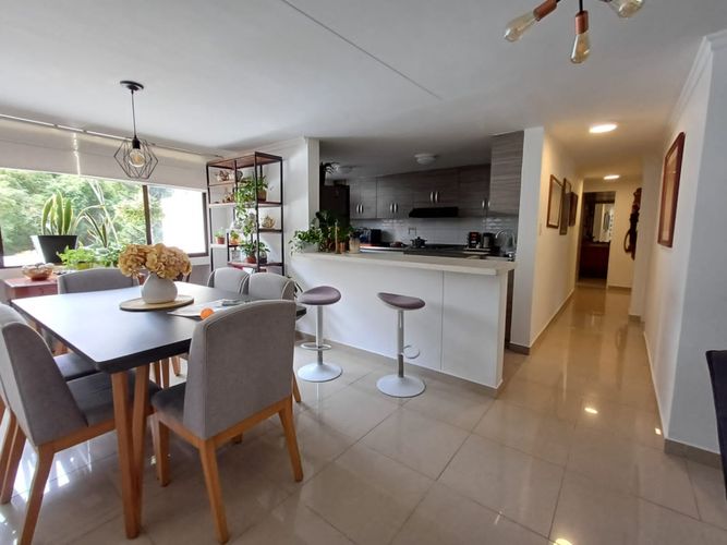 Apartamento de 3 alcobas en venta en El Poblado, Medellín, 111 m² · foto 3 de 24