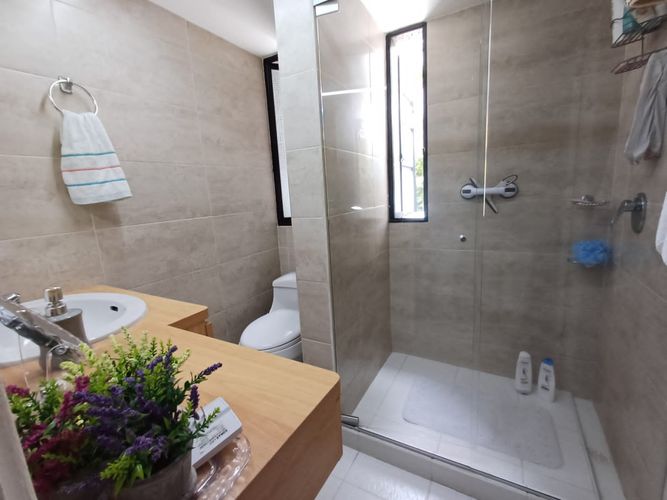 Apartamento de 3 alcobas en venta en El Poblado, Medellín, 111 m² · foto 9 de 24
