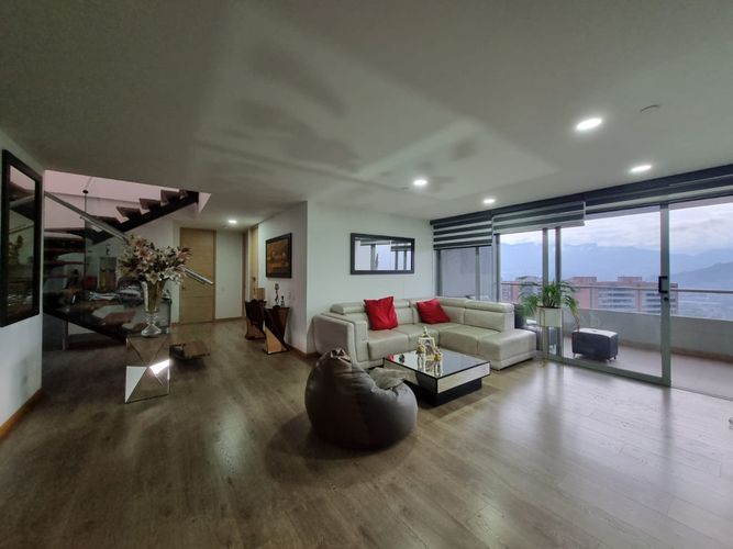 Apartamento de 4 alcobas en venta en Loma De Las Brujas, Envigado, 127 m² · foto 3 de 21