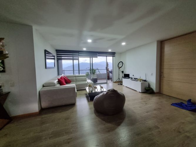 Apartamento de 4 alcobas en venta en Loma De Las Brujas, Envigado, 127 m² · foto 4 de 21