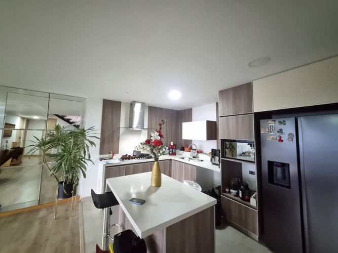 Apartamento de 4 alcobas en venta en Loma De Las Brujas, Envigado, 127 m² · foto 6 de 21