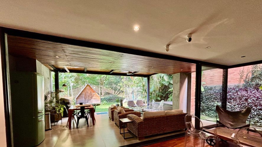 Casa de 3 alcobas en venta en El Diamante No. 2, Medellín, 310 m² · foto 3 de 24