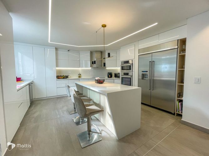 Casa de 4 alcobas en venta en Las Palmas, Medellín, 730 m² · foto 3 de 24