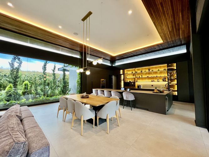 Casa de 5 alcobas en venta en Llano Grande, Rionegro, 913 m² · foto 5 de 24
