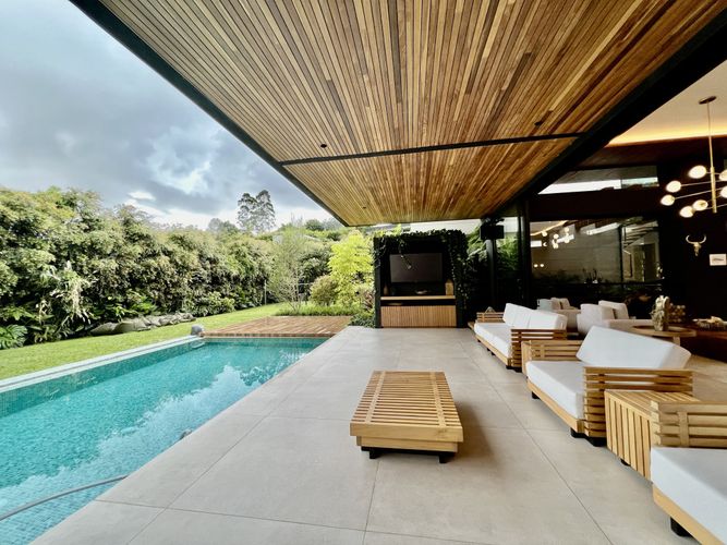 Casa de 5 alcobas en venta en Llano Grande, Rionegro, 913 m² · foto 24 de 24