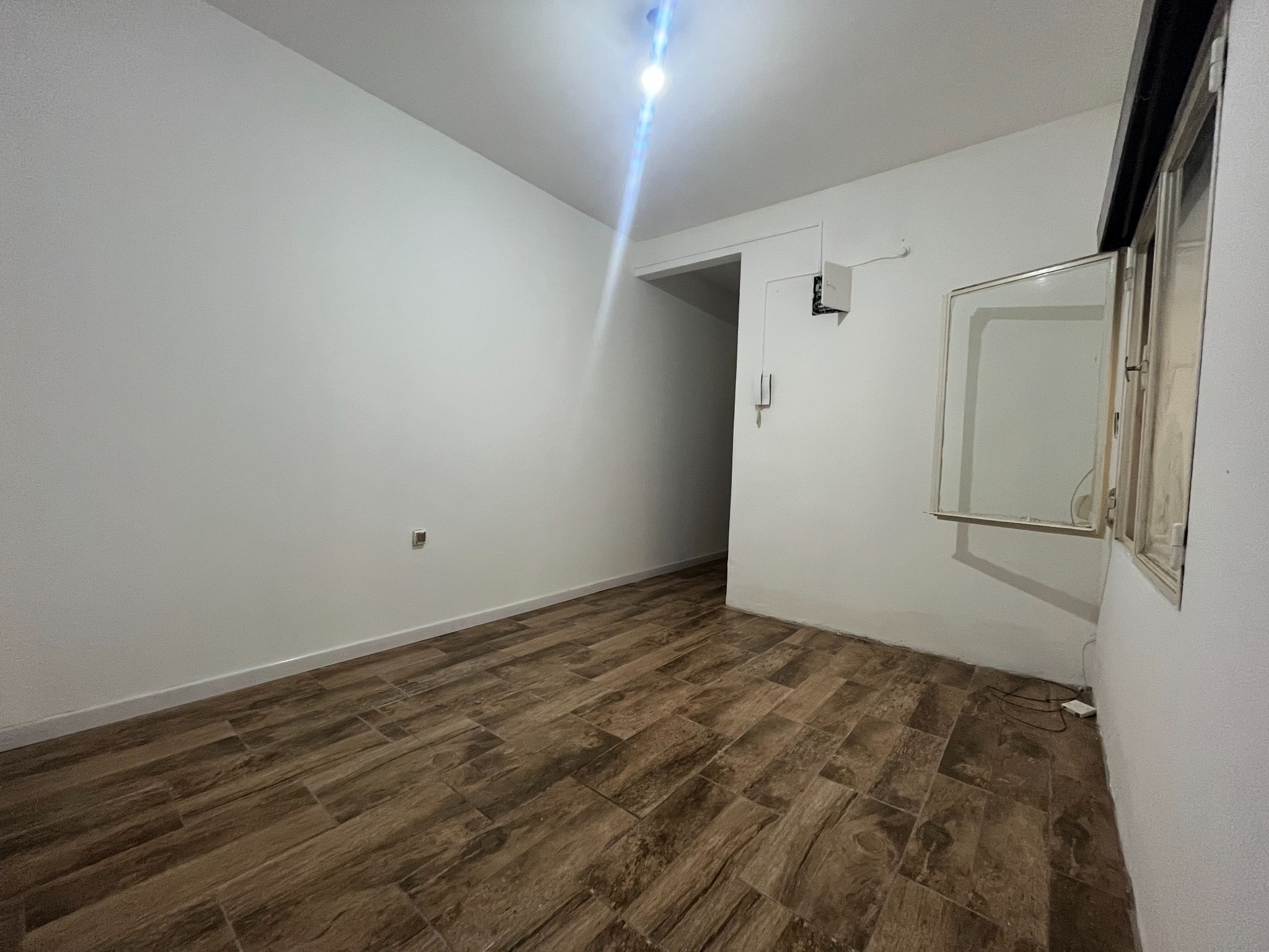ALQUILE APARTAMENTO DE 1 DORMITORIO CON PATIO EN CIUDAD VIEJA