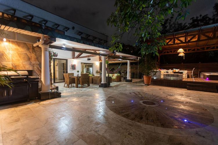 Casa de 4 alcobas en venta en El Campestre, Medellín, 538 m² · foto 9 de 14