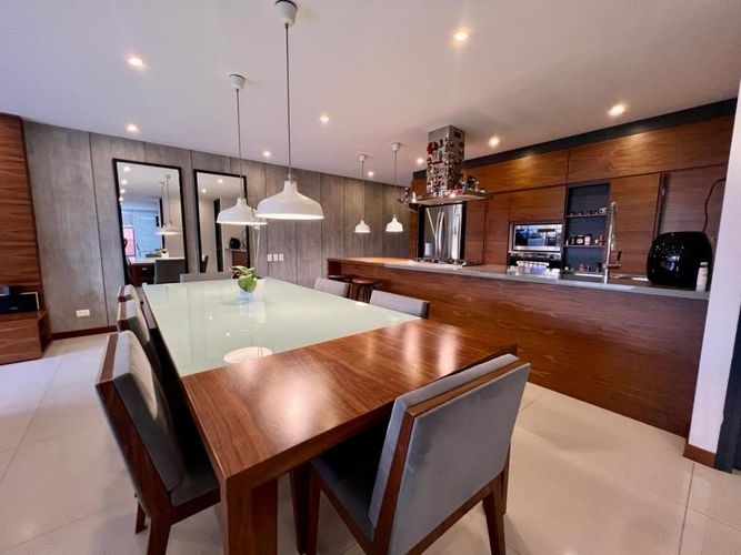 Apartamento de 2 alcobas en venta en El Tesoro, Medellín, 284 m² · foto 17 de 22