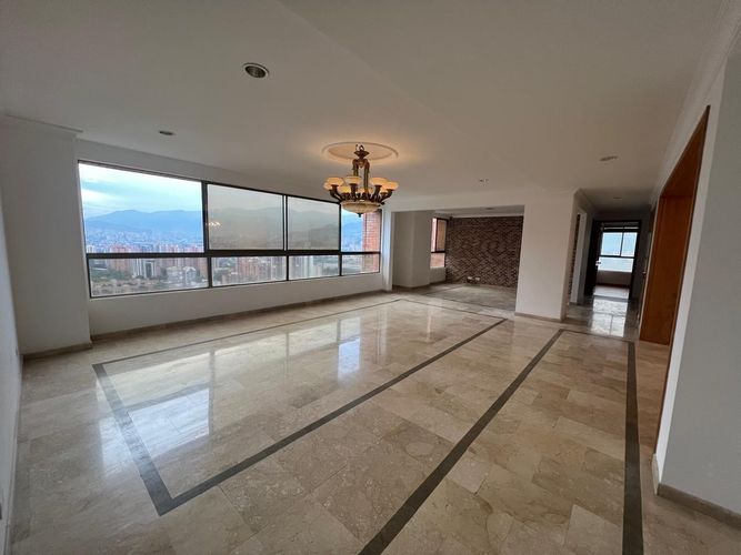 Apartamento de 4 alcobas en arriendo en El Poblado, Medellín, 226 m² · foto 3 de 23
