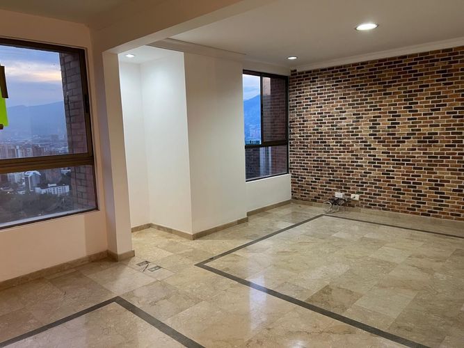 Apartamento de 4 alcobas en arriendo en El Poblado, Medellín, 226 m² · foto 5 de 23