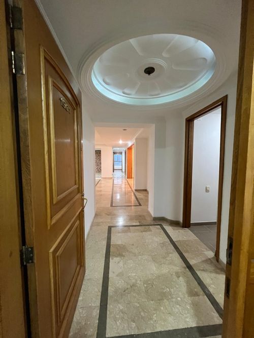 Apartamento de 4 alcobas en arriendo en El Poblado, Medellín, 226 m² · foto 11 de 23