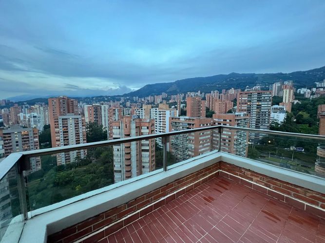 Apartamento de 4 alcobas en arriendo en El Poblado, Medellín, 226 m² · foto 23 de 23
