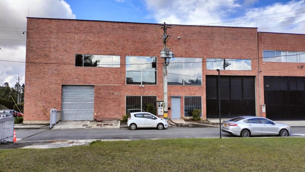 Warehouse in Aeropuerto (2015 m²) for Sale - 2