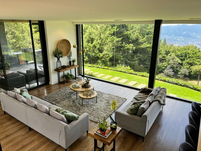 Casa de 4 alcobas en venta en Las Palmas, Medellín, 500 m² · foto 3 de 24