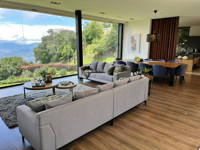 Casa de 4 alcobas en venta en Las Palmas, Medellín, 500 m² · foto 4 de 24