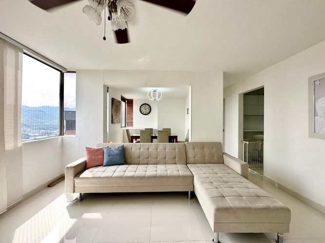 Apartamento de 4 alcobas en venta en La Florida, Medellín, 176 m² · foto 2 de 12