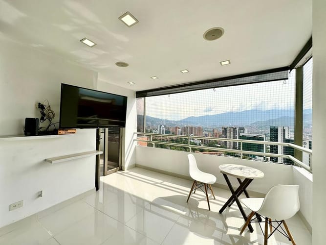 Apartamento de 4 alcobas en venta en La Florida, Medellín, 176 m² · foto 4 de 12
