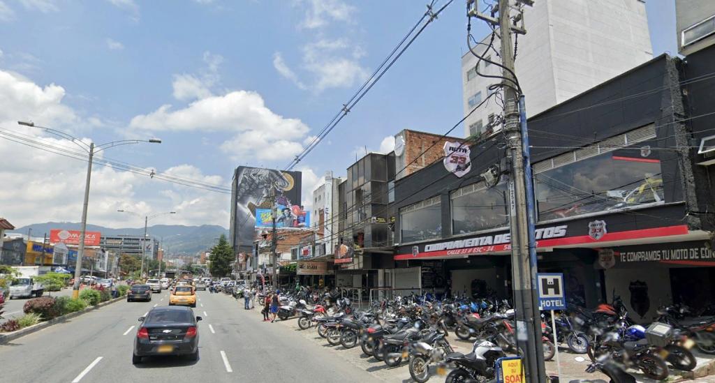 Building in Laureles (504 m²) for Sale - 2