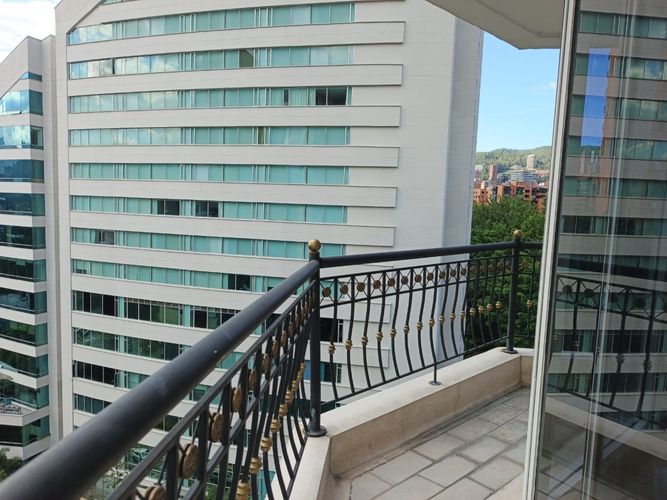 Apartamento de 4 alcobas en arriendo en El Poblado, Medellín, 190 m² · foto 2 de 24