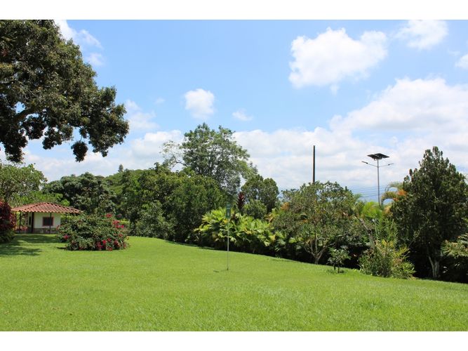 Casa de 11 alcobas en venta en Sector Parque Valencia, Armenia, 1500 m² · foto 11 de 24