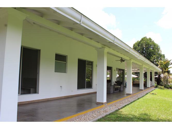 Casa de 11 alcobas en venta en Sector Parque Valencia, Armenia, 1500 m² · foto 12 de 24