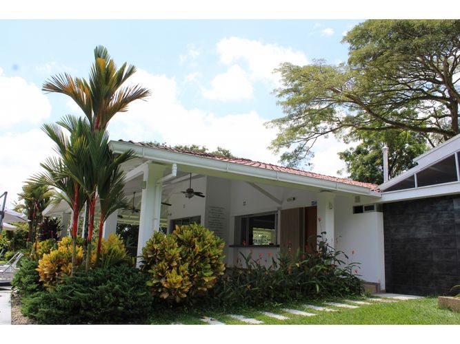 Casa de 11 alcobas en venta en Sector Parque Valencia, Armenia, 1500 m² · foto 14 de 24