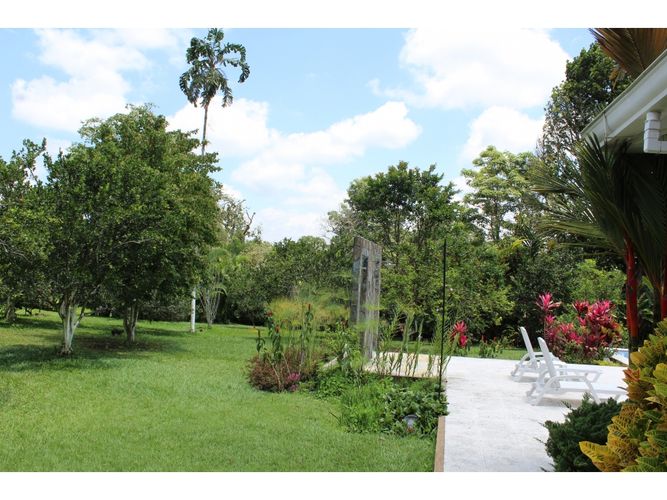 Casa de 11 alcobas en venta en Sector Parque Valencia, Armenia, 1500 m² · foto 15 de 24