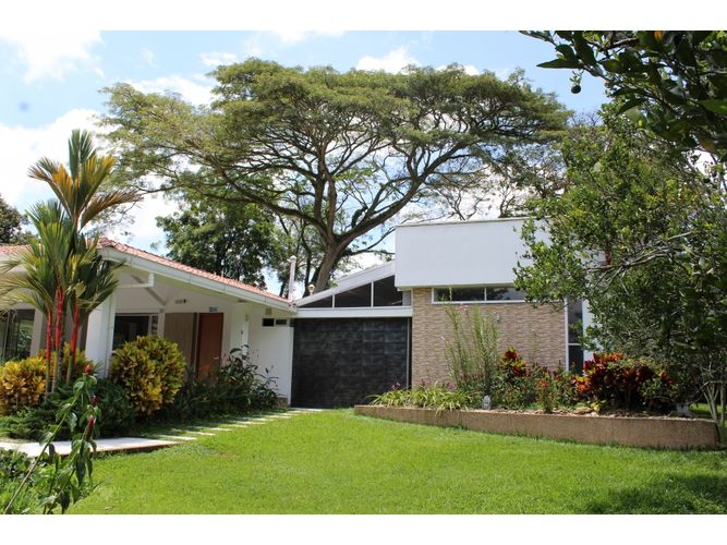 Casa de 11 alcobas en venta en Sector Parque Valencia, Armenia, 1500 m² · foto 17 de 24