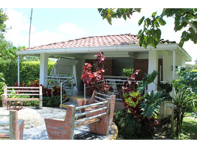 Casa de 11 alcobas en venta en Sector Parque Valencia, Armenia, 1500 m² · foto 23 de 24