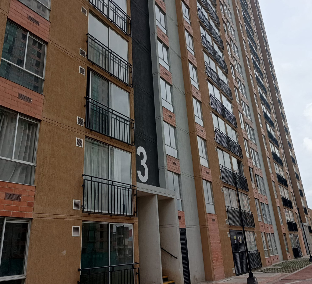 Apartamento en venta en Super Manzana 12a, Bogotá · foto 2 de 23