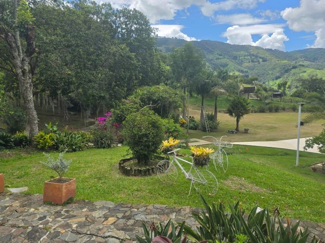 Finca en venta en Simon Bolivar Sb (Centro), Copacabana, 600 m² · foto 5 de 24