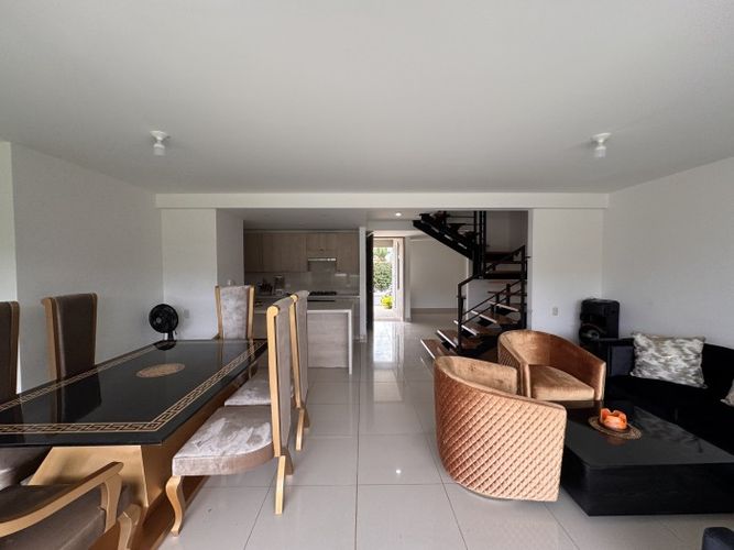 Casa de 3 alcobas en venta en Las Mercedes, Jamundí, 193 m² · foto 5 de 24