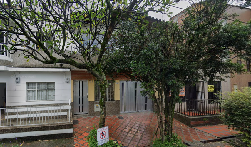 Casa de 4 alcobas en venta en La Magnolia, Envigado, 158 m² · foto 2 de 13