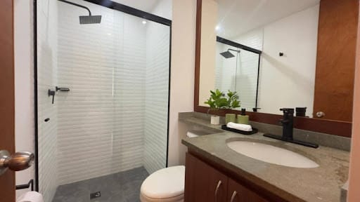 Apartamento de 3 alcobas en arriendo en Loma De Los Gonzalez, Medellín, 86 m² · foto 16 de 21