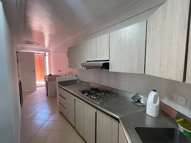 Apartamento de 3 alcobas en arriendo en Florida Nueva, Medellín, 120 m² · foto 10 de 22