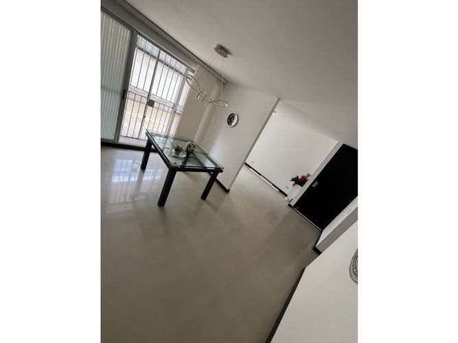 Apartamento de 3 alcobas en venta en El Ingenio, Cali, 88 m² · foto 2 de 24