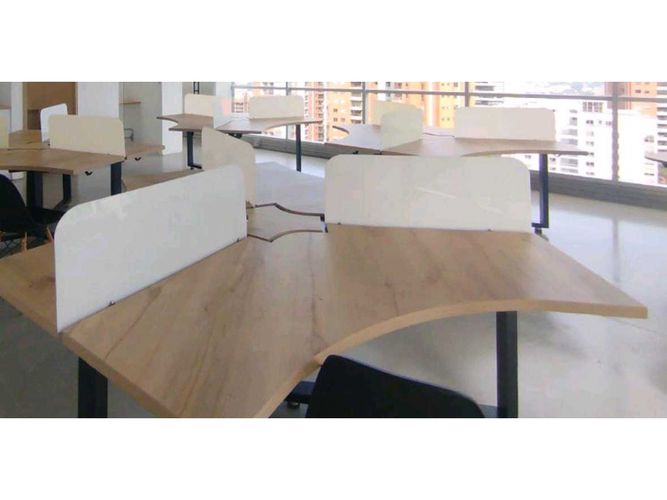 Oficina en arriendo en El Castillo, Medellín, 60 m² · foto 2 de 11