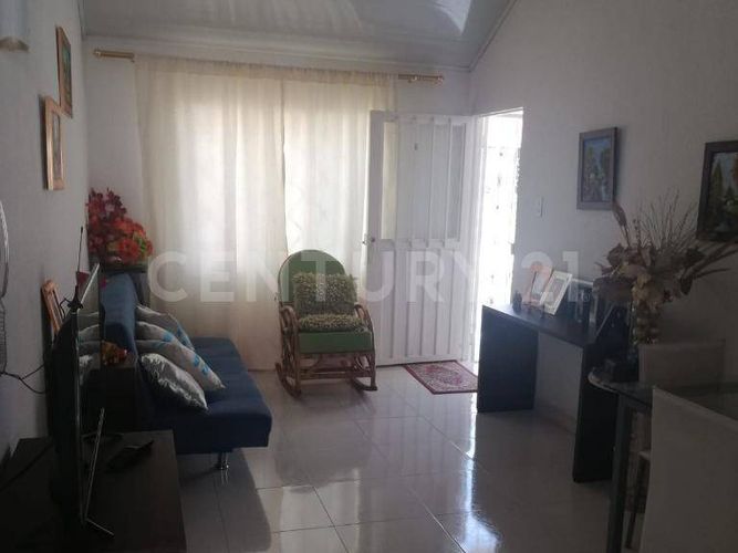 Casa de 2 alcobas en venta en Castilla, Villavicencio, 64 m² · foto 3 de 8