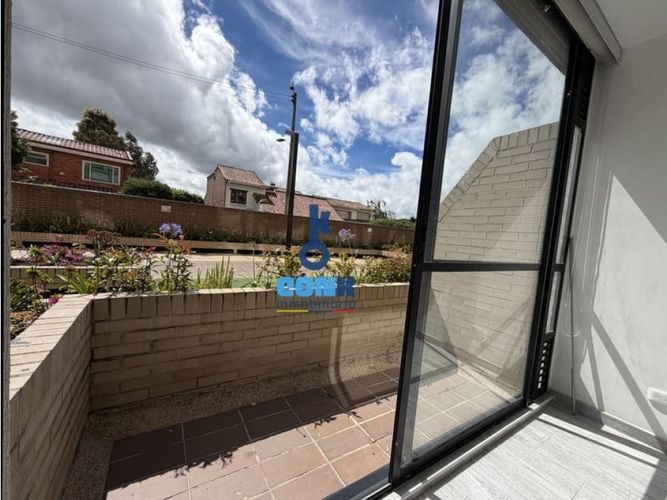 Apartaestudio en venta en Niza, Bogotá, 35 m² · foto 3 de 15