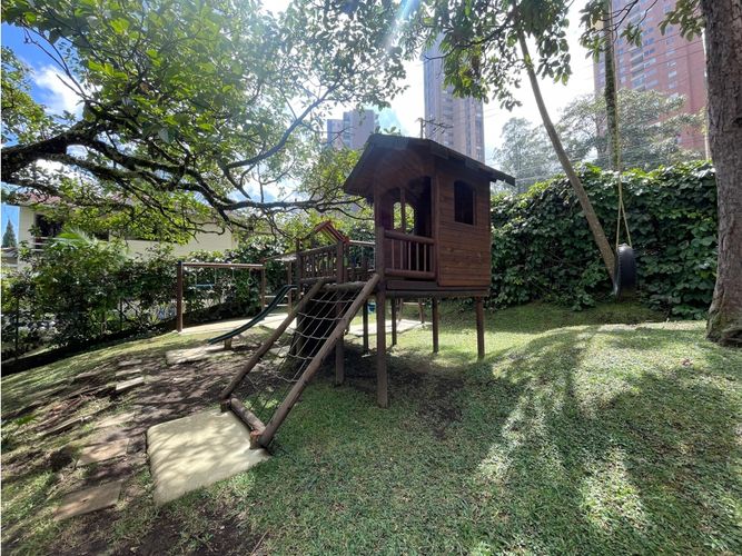 Apartamento de 3 alcobas en venta en Los Balsos, Medellín, 240 m² · foto 17 de 18