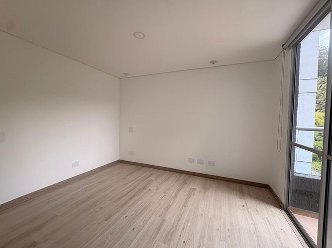 Apartamento de 2 alcobas en venta en Entre Amigos, Sabaneta, 75 m² · foto 4 de 16